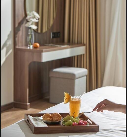 اتاق لوکس با بالکن و چشمانداز دریا, Panama Nha Trang