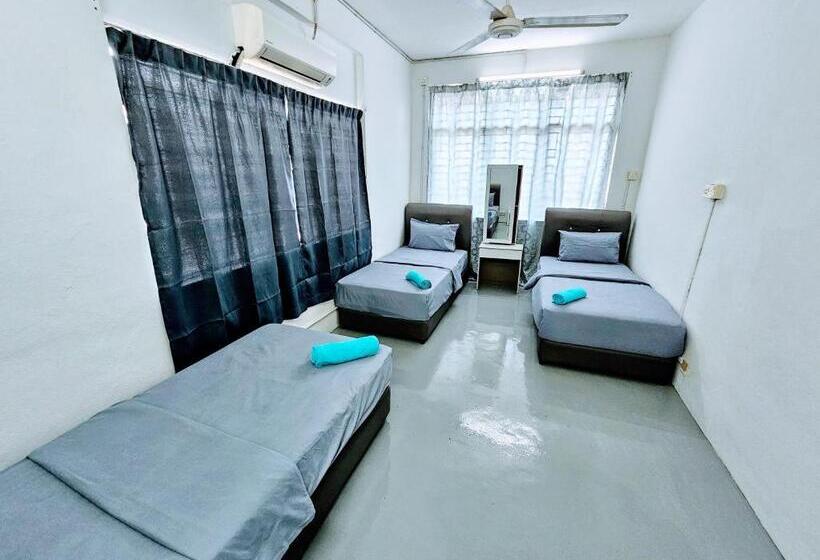 חדר סטנדרט לשלושה עם חדר אמבטיה משוף, Panchor 6 Hostel