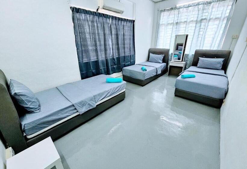 חדר סטנדרט לשלושה עם חדר אמבטיה משוף, Panchor 6 Hostel