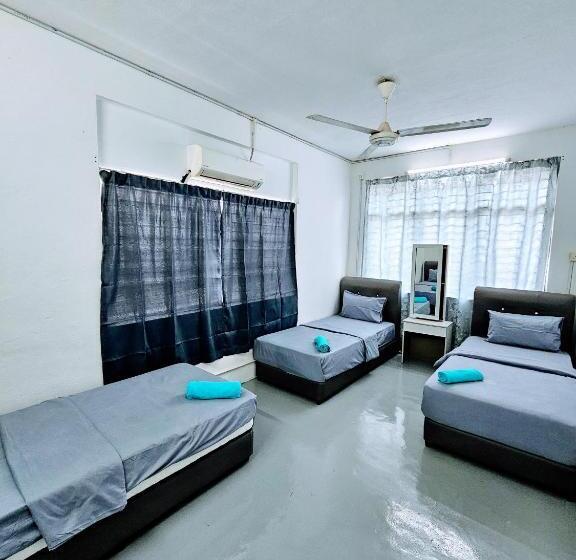 חדר סטנדרט לשלושה עם חדר אמבטיה משוף, Panchor 6 Hostel