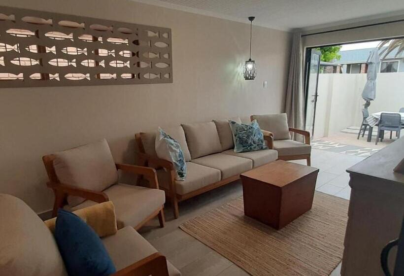 Семейные Апартаменты, 22 On Port Natal Hartenbos