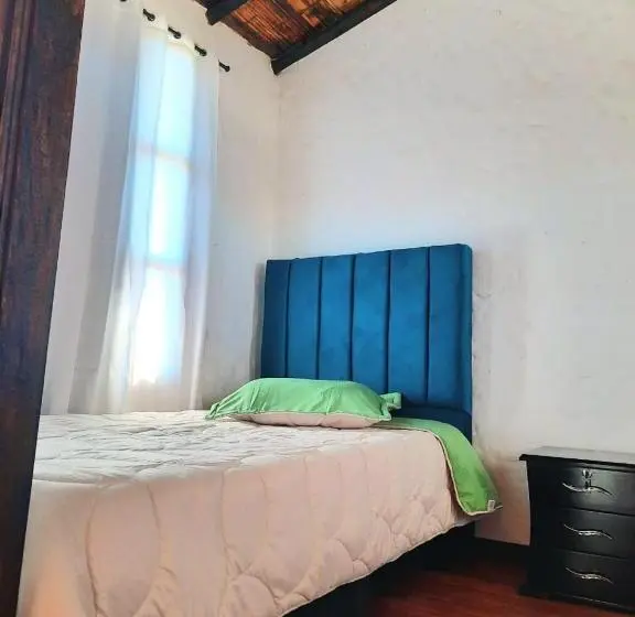 バス共有のスタンダードルーム, Hostal Oycate