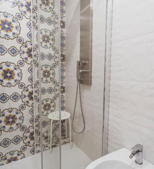 اتاق استاندارد سه نفره, Previterooms