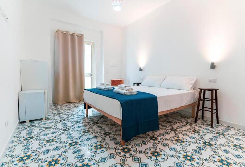 חדר סטנדרט, Previterooms