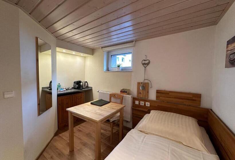 Standard Egyágyas Szoba, Pension Schramm