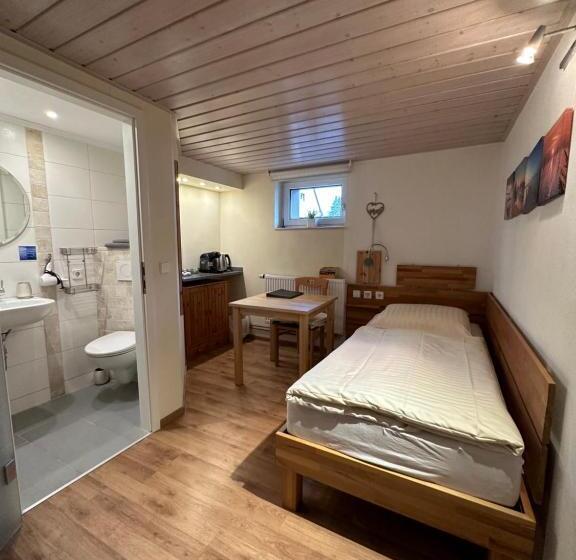 Standard Egyágyas Szoba, Pension Schramm