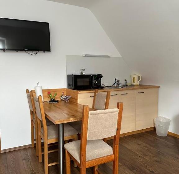 Négyágyas Standard Szoba, Pension Schramm