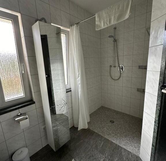 Családi Szoba, Pension Schramm