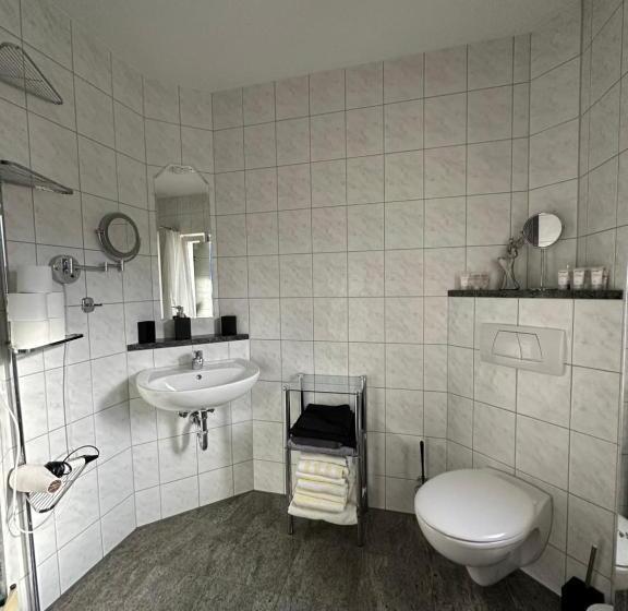 Családi Szoba, Pension Schramm