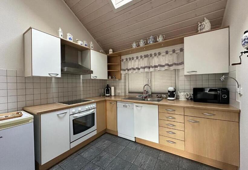 Családi Szoba, Pension Schramm