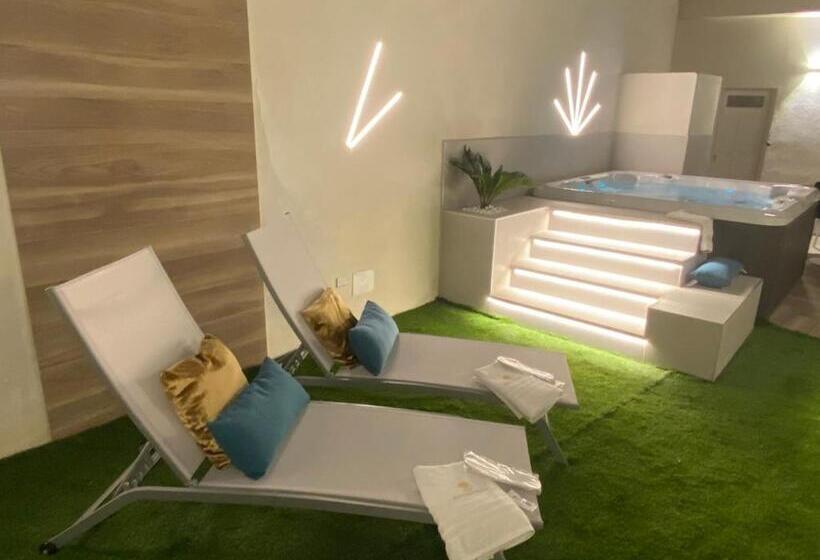 اتاق استاندارد با وان آب گرم, Elegance Paema