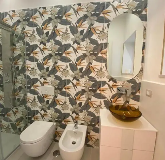 Standard Neljän Hengen Huone Puutarhanäkymä, Elegance Paema