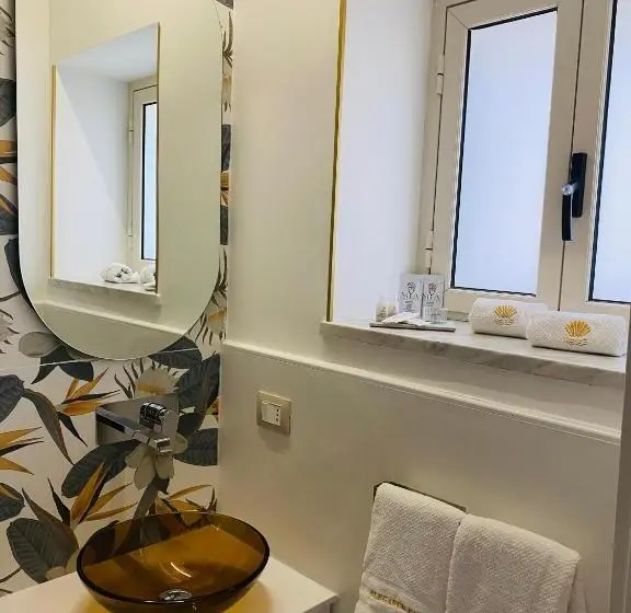 Standard Neljän Hengen Huone Puutarhanäkymä, Elegance Paema