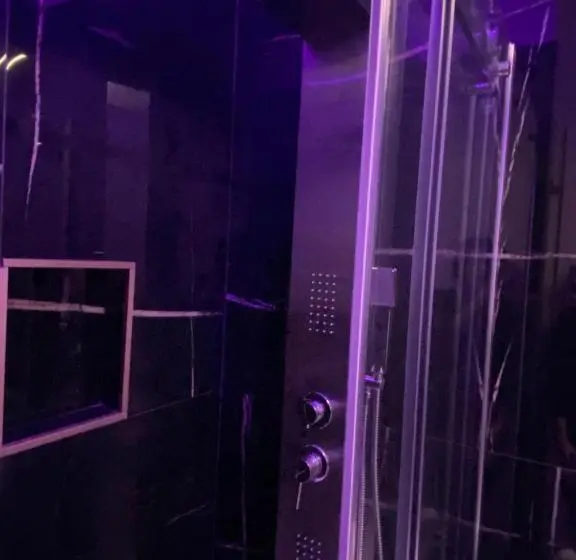 Deluxe Kolmen Hengen Huone, Elegance Paema