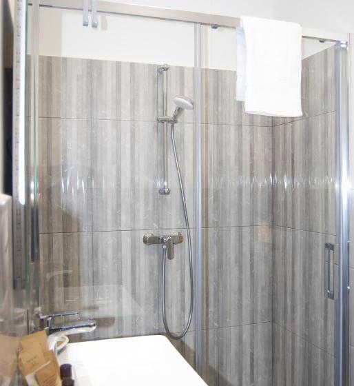 اتاق لوکس, Le Sere