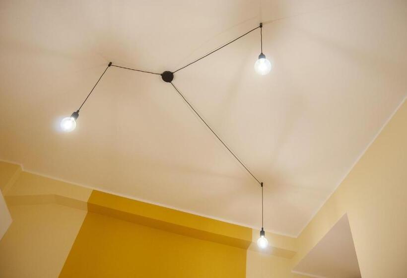 اتاق لوکس سه تخته, Le Sere