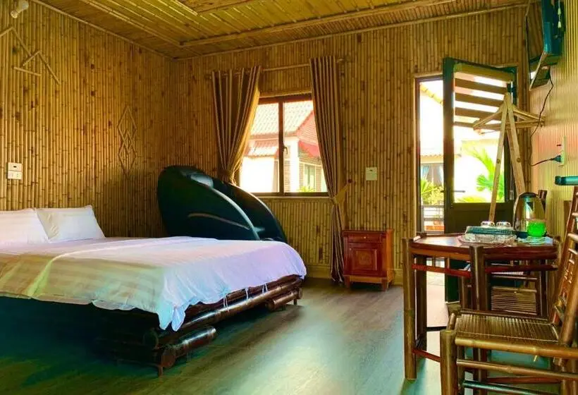 اتاق استاندارد با چشمانداز استخر, The Pineapple House