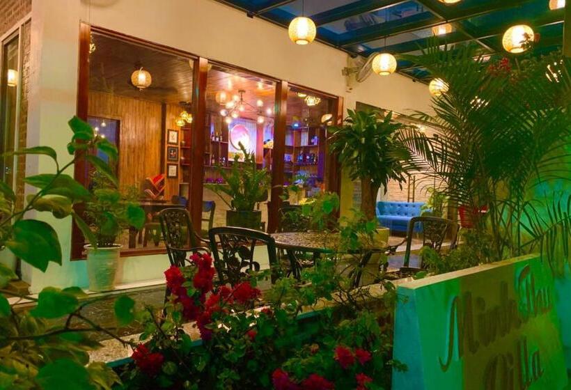 اتاق استاندارد با چشم‌انداز استخر, The Pineapple House