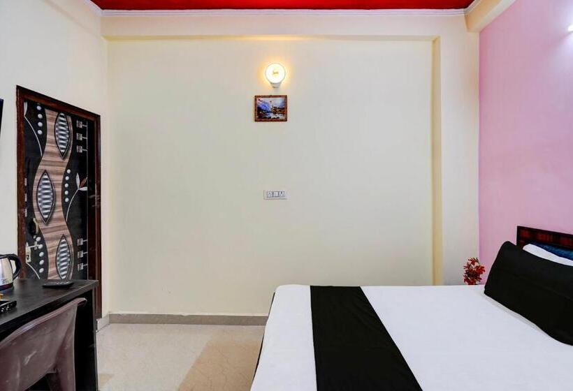 Трехместный Номер Классика, Oyo S S Guest House