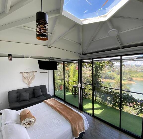 Suite with lake view, Suitegold Rocksglampings