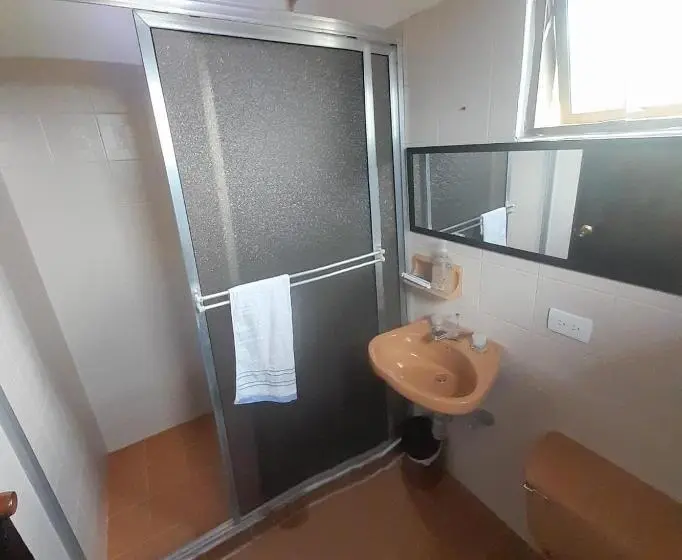 1 Bedroom Apartment Lake View, Suitegold Rocksglampings