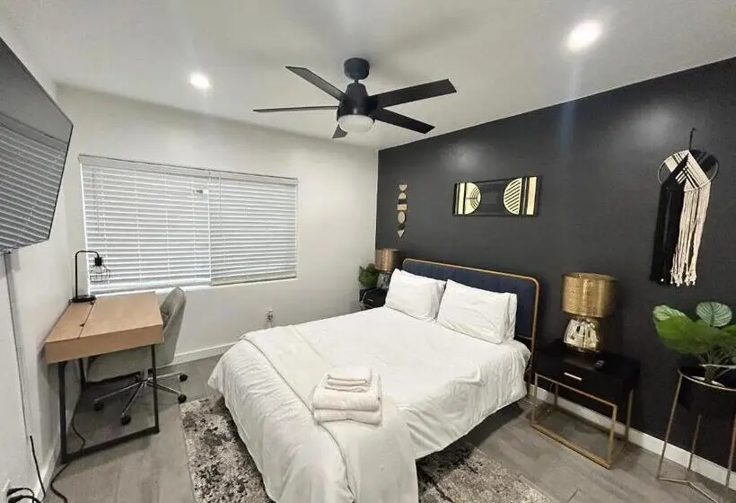 آپارتمان 1 خوابه با چشمانداز باغ, Luxury Mid City Home With Firepit
