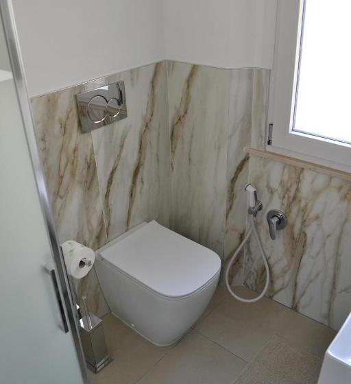 اتاق سوپریور, Dion Guest House