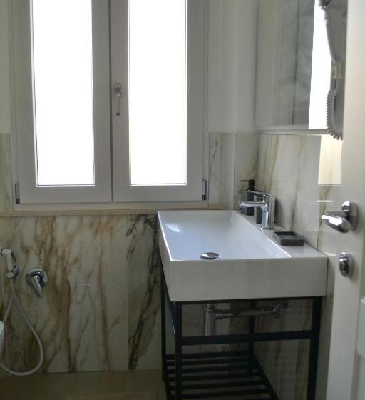 اتاق سوپریور, Dion Guest House