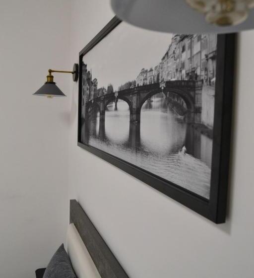 اتاق اکونومی, Dion Guest House