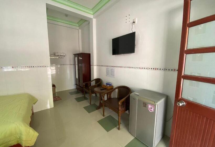 اتاق استاندارد چهارنفره با چشم‌انداز باغ, Hoa Biển Guest House