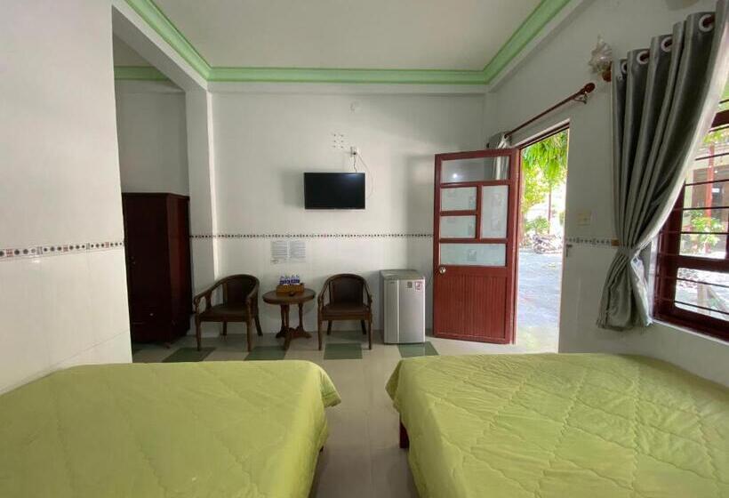 اتاق استاندارد چهارنفره با چشمانداز باغ, Hoa Biển Guest House