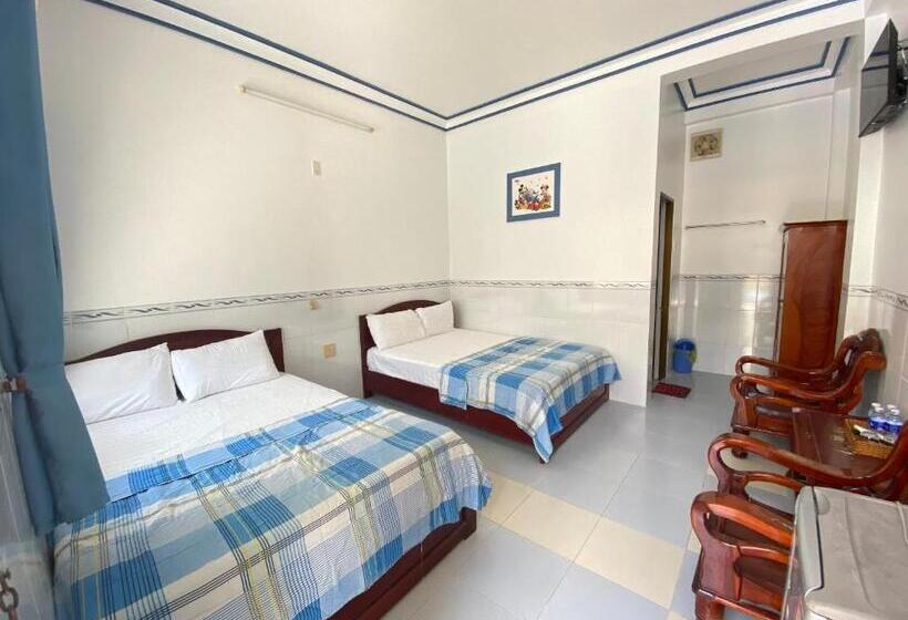 اتاق استاندارد چهارنفره با چشم‌انداز باغ, Hoa Biển Guest House