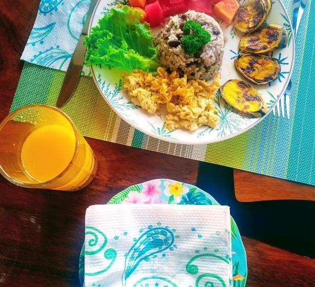 غرفة قياسية ثلاثية, Villa Simone French Ecolodge