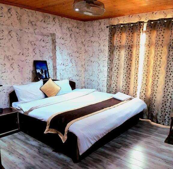 Номер Deluxe, Sheesha Residency , Srinagar