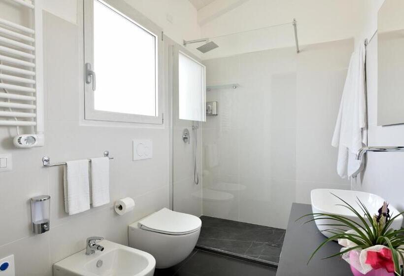 דירת חדר סופריור, Sa Omu Bianca 2