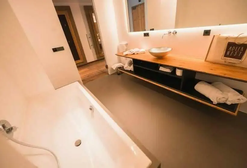 Standard-huone, Adlernest
