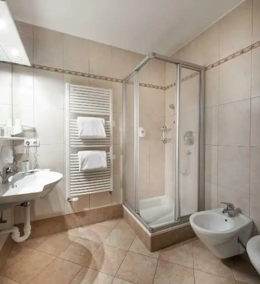 Standard-huone, Adlernest