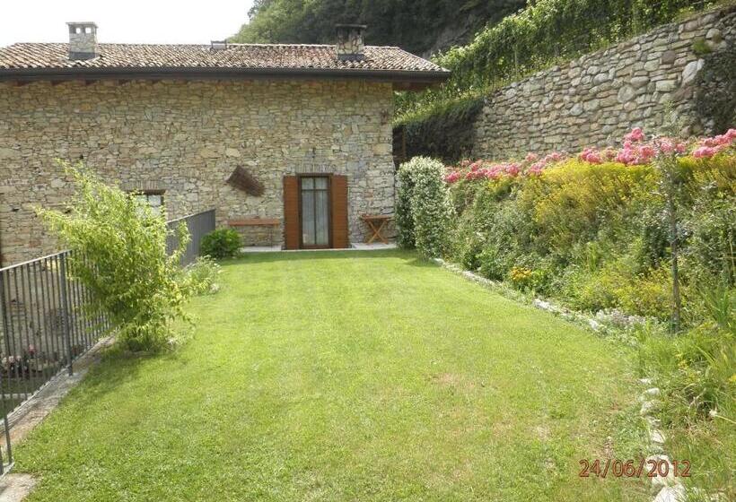 غرفة قياسية رباعية, B&b Al Ghiro