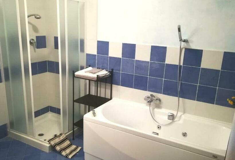 חדר דלוקס לשלושה, B&b Amici Miei