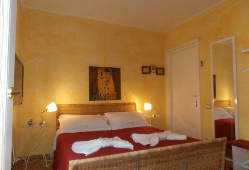 חדר דלוקס לשלושה, B&b Amici Miei