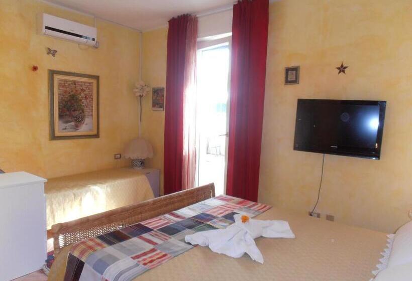 חדר דלוקס לשלושה, B&b Amici Miei