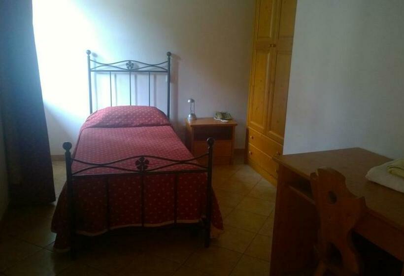 غرفة قياسية فردية حمام مشترك, Locanda Nonno Puin