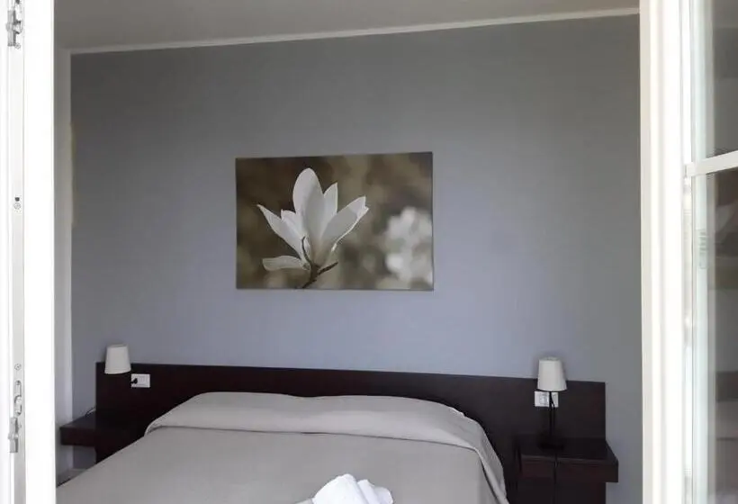 Standard Yhden Hengen Huone, Magnolia Room & Breakfast