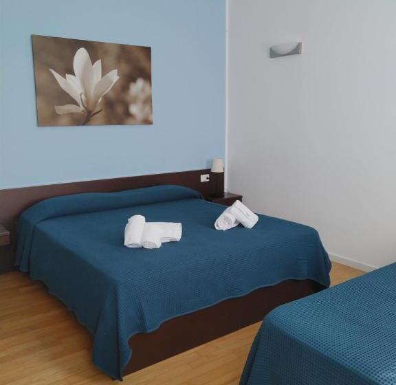 غرفة قياسية ثلاثية, Magnolia Room & Breakfast