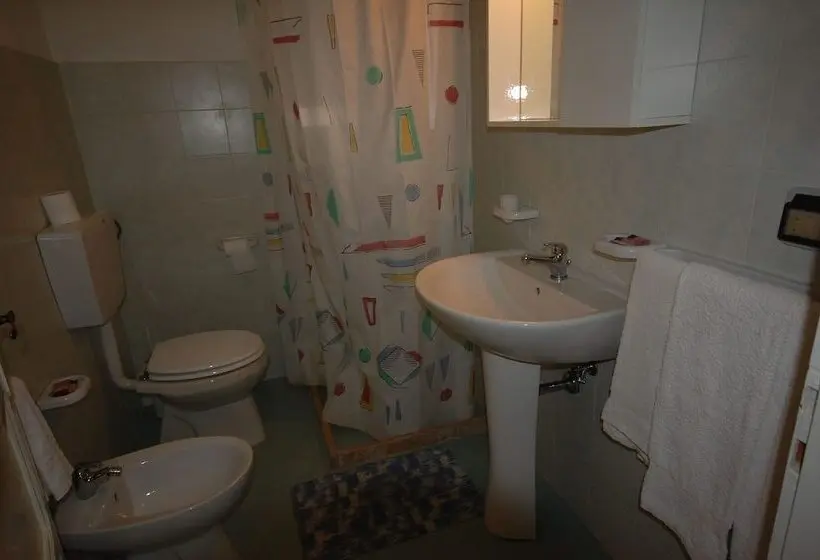 スタンダードトリプルルーム, Albergo Del Santuario