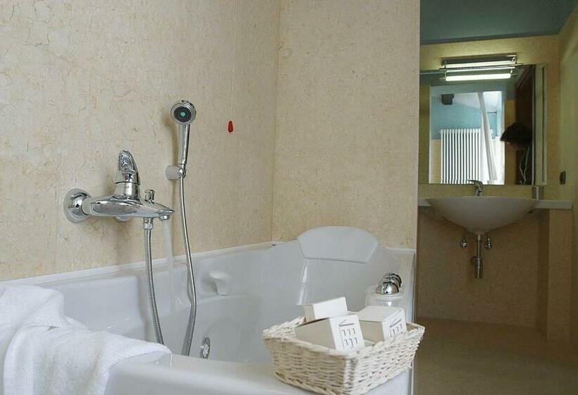 اتاق سوپریور, Albergo Morandi