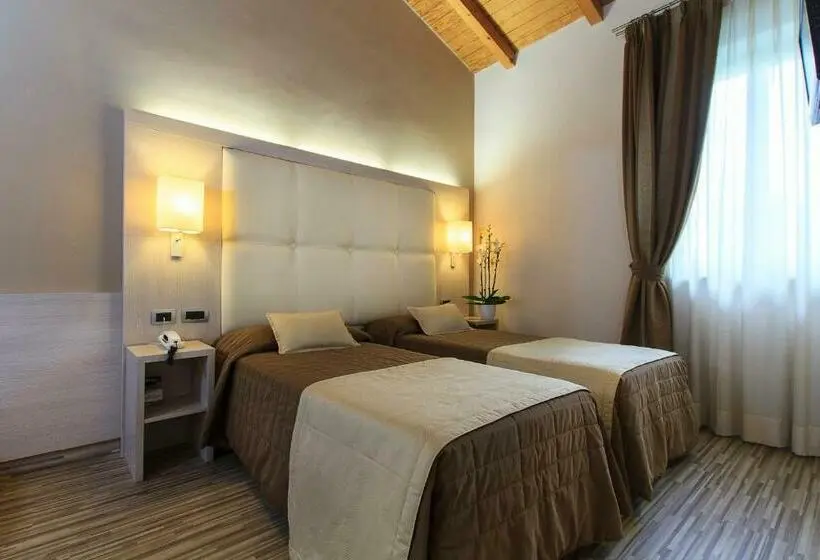 Standard Kolmen Hengen Huone, Antica Locanda Del Villoresi