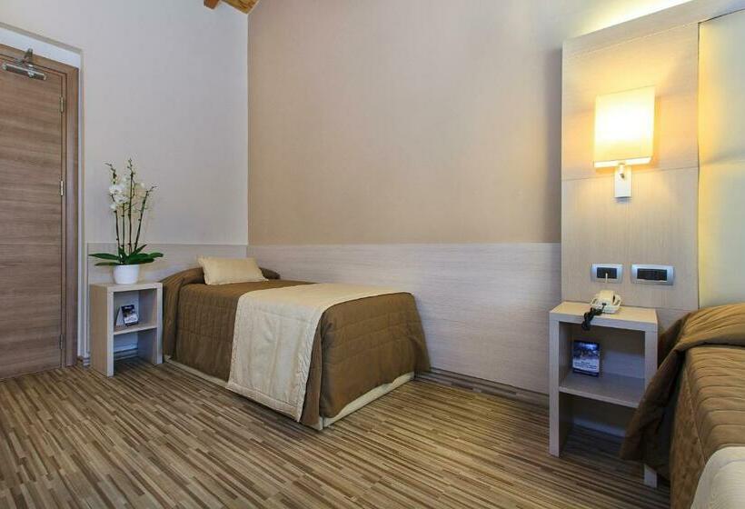 스탠다드 트리플 룸, Antica Locanda Del Villoresi