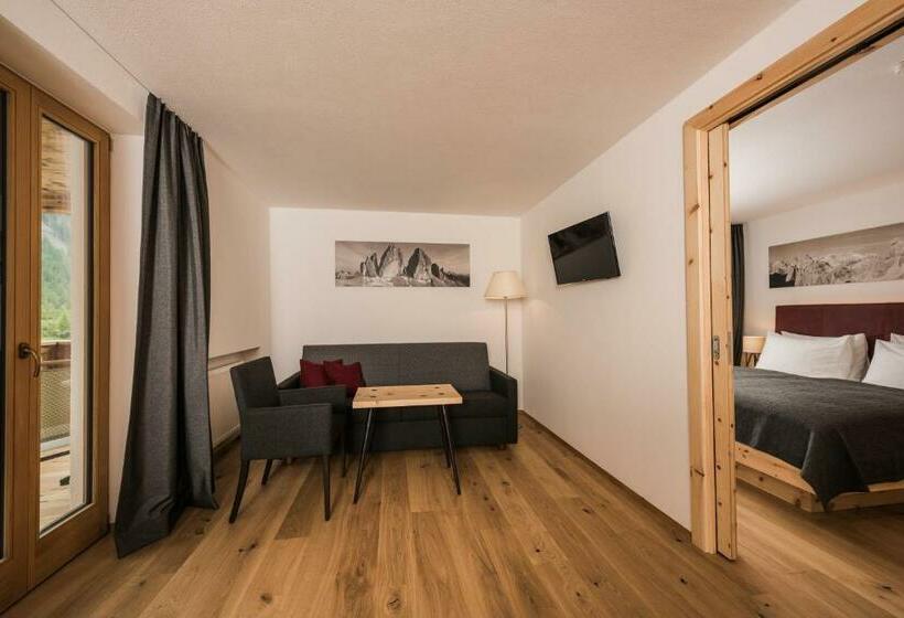 סוויטת ג'וניור, Dolomitenhof & Chalet Alte Post