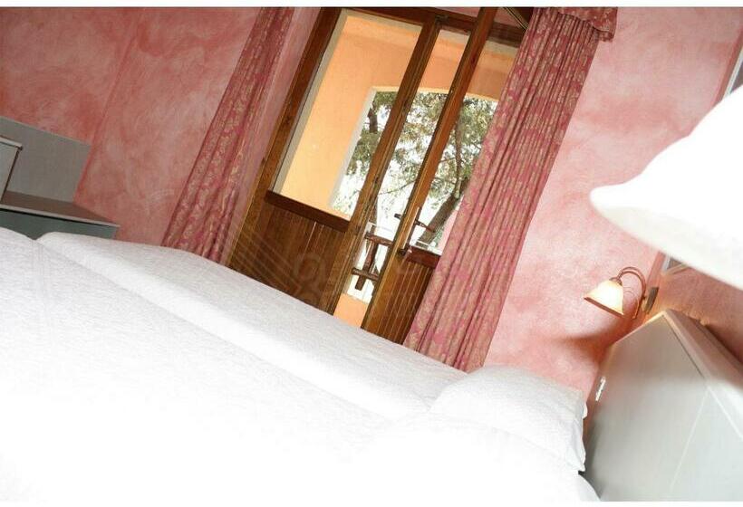 غرفة كلاسيكية فردية, I Ginepri